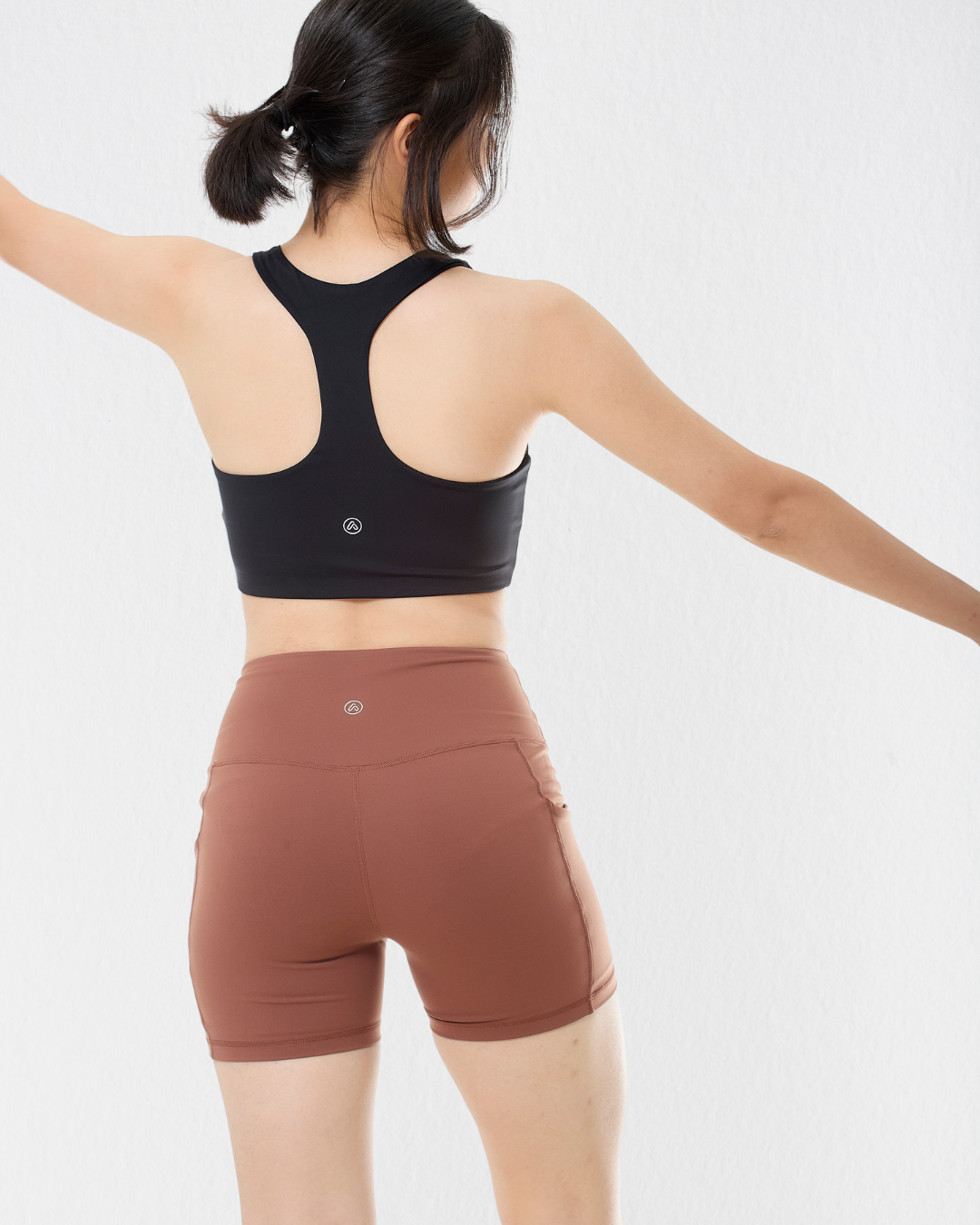 Pocket Shorts 4" in Dune