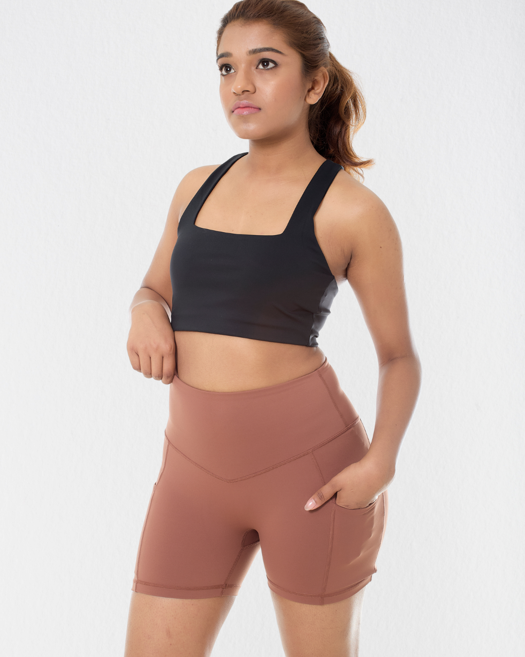 Pocket Shorts 4" in Dune