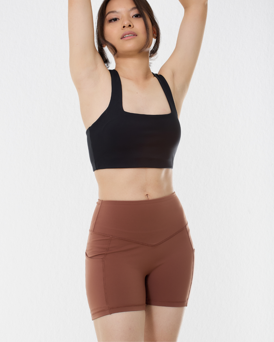 Pocket Shorts 4" in Dune