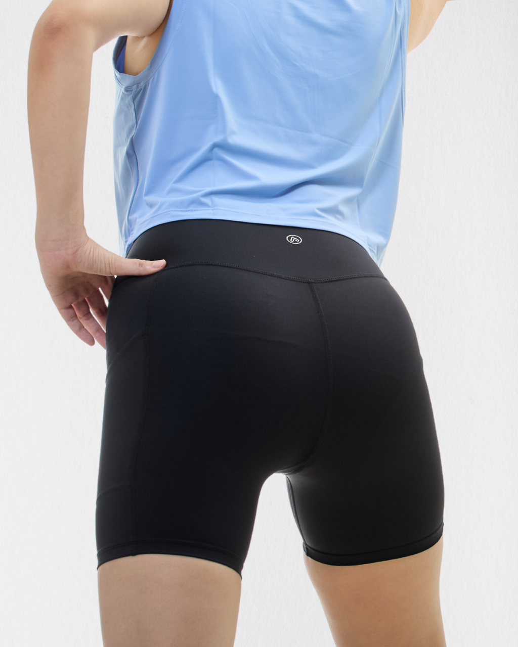 Pocket Shorts 6" in Eclipse